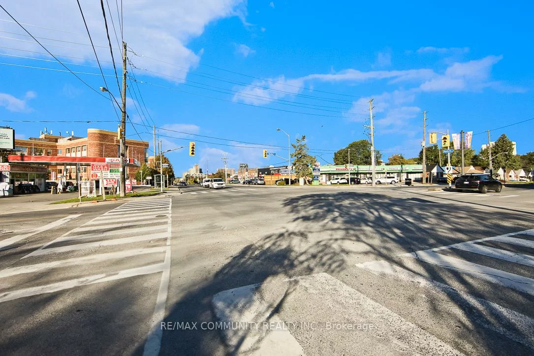 3520, Danforth, Oakridge, Toronto