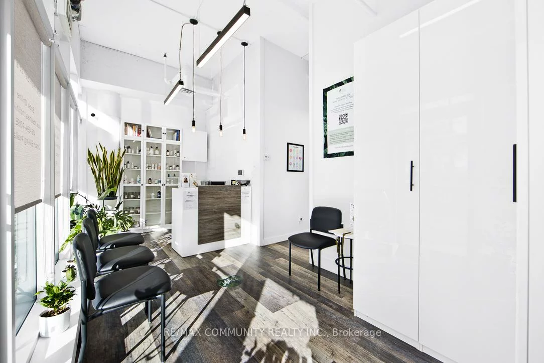 3520, Danforth, Oakridge, Toronto