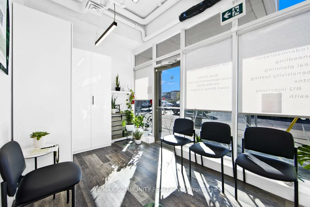 3520, Danforth, Oakridge, Toronto