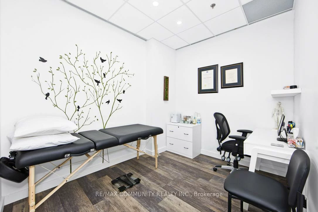 3520, Danforth, Oakridge, Toronto