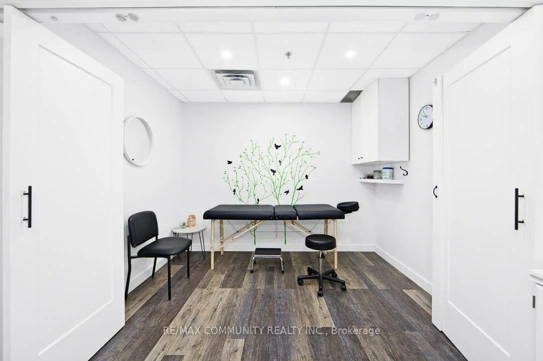 3520, Danforth, Oakridge, Toronto