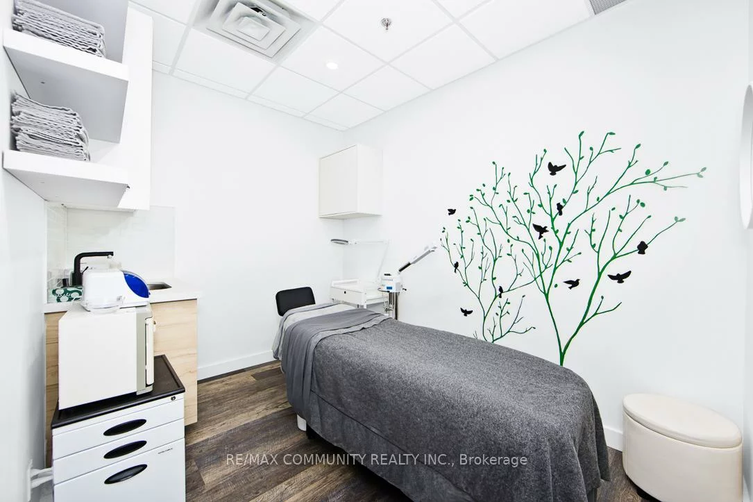 3520, Danforth, Oakridge, Toronto