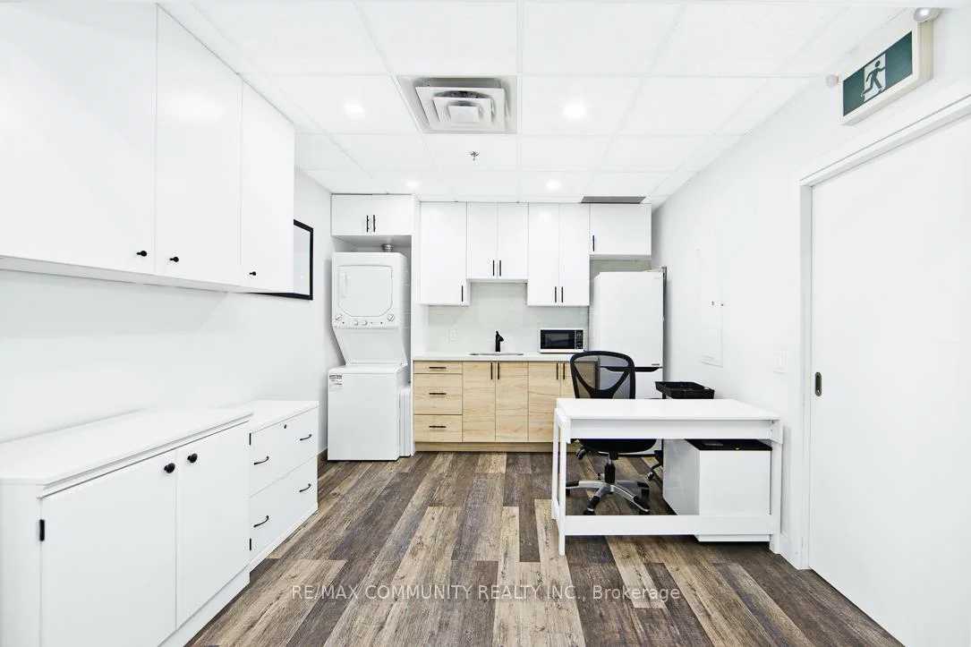 3520, Danforth, Oakridge, Toronto