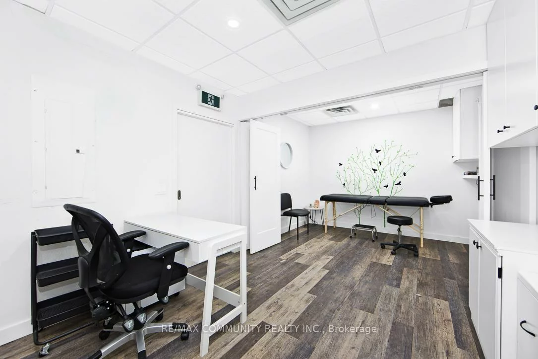 3520, Danforth, Oakridge, Toronto