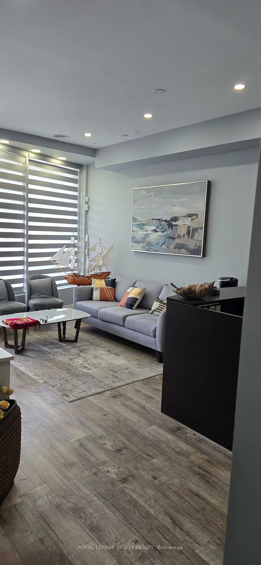 2364, Kingston, Birchcliffe-Cliffside, Toronto