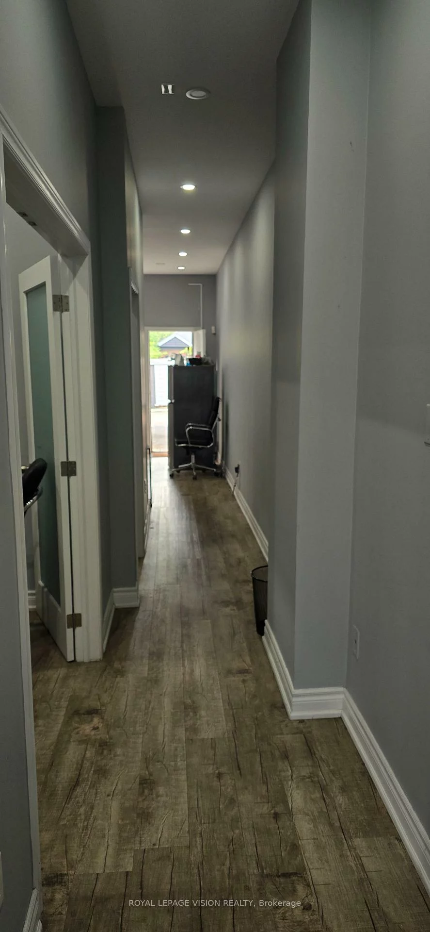 2364, Kingston, Birchcliffe-Cliffside, Toronto