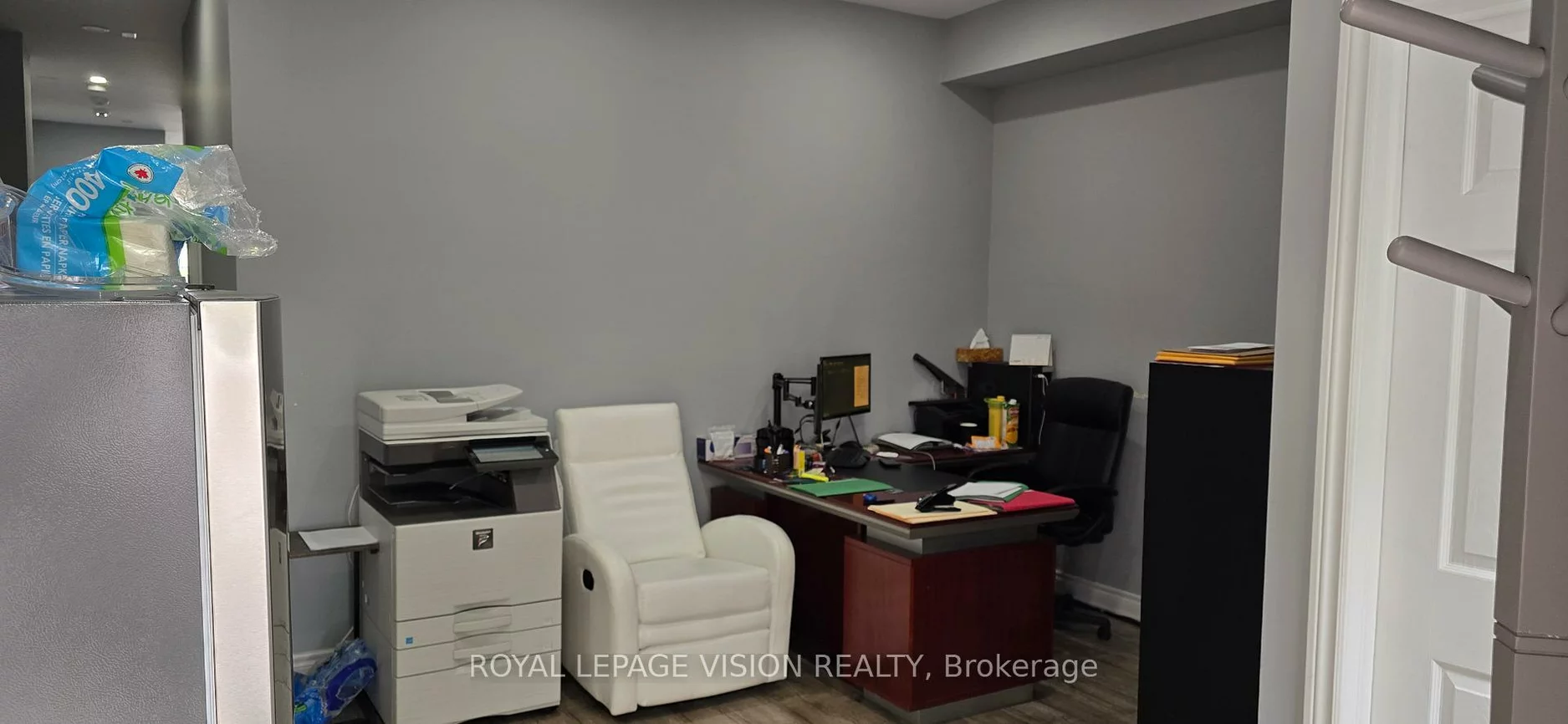 2364, Kingston, Birchcliffe-Cliffside, Toronto