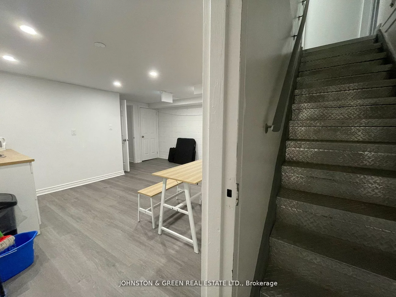 931, Danforth, Blake-Jones, Toronto