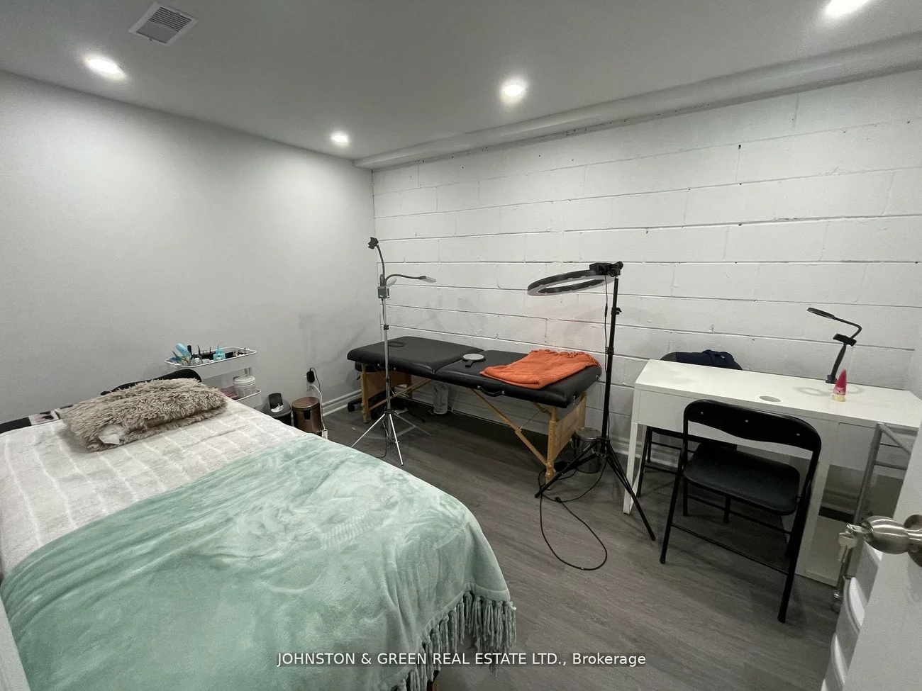 931, Danforth, Blake-Jones, Toronto