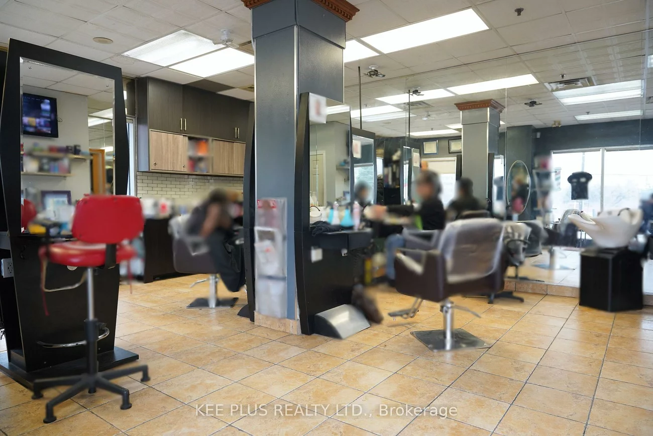 2560, Lawrence, Dorset Park, Toronto