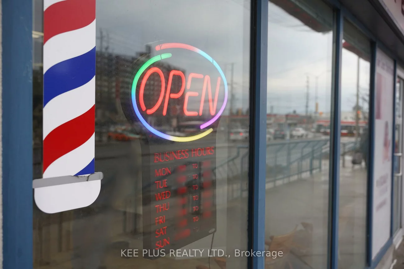 2560, Lawrence, Dorset Park, Toronto