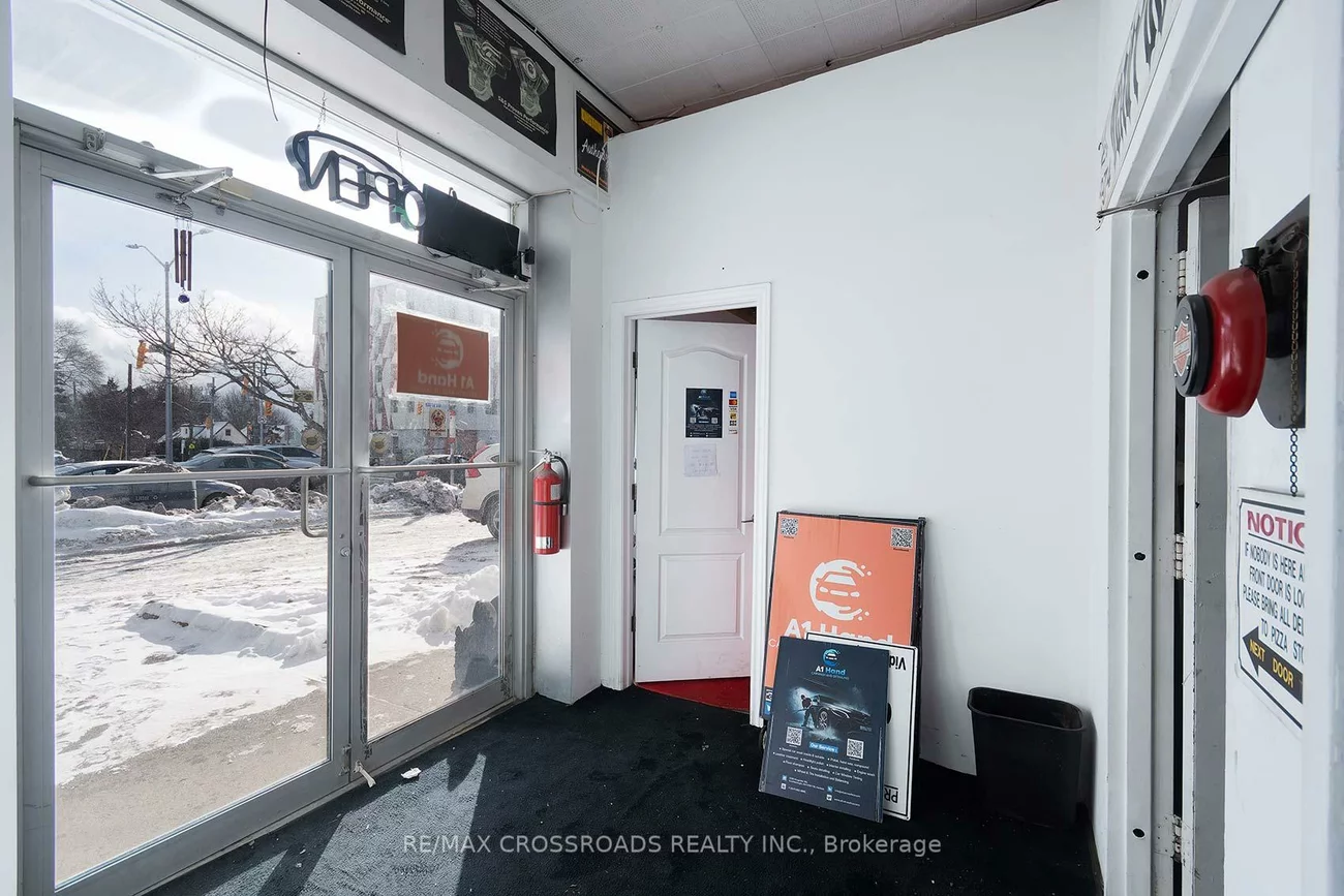 2230, Kingston, Birchcliffe-Cliffside, Toronto