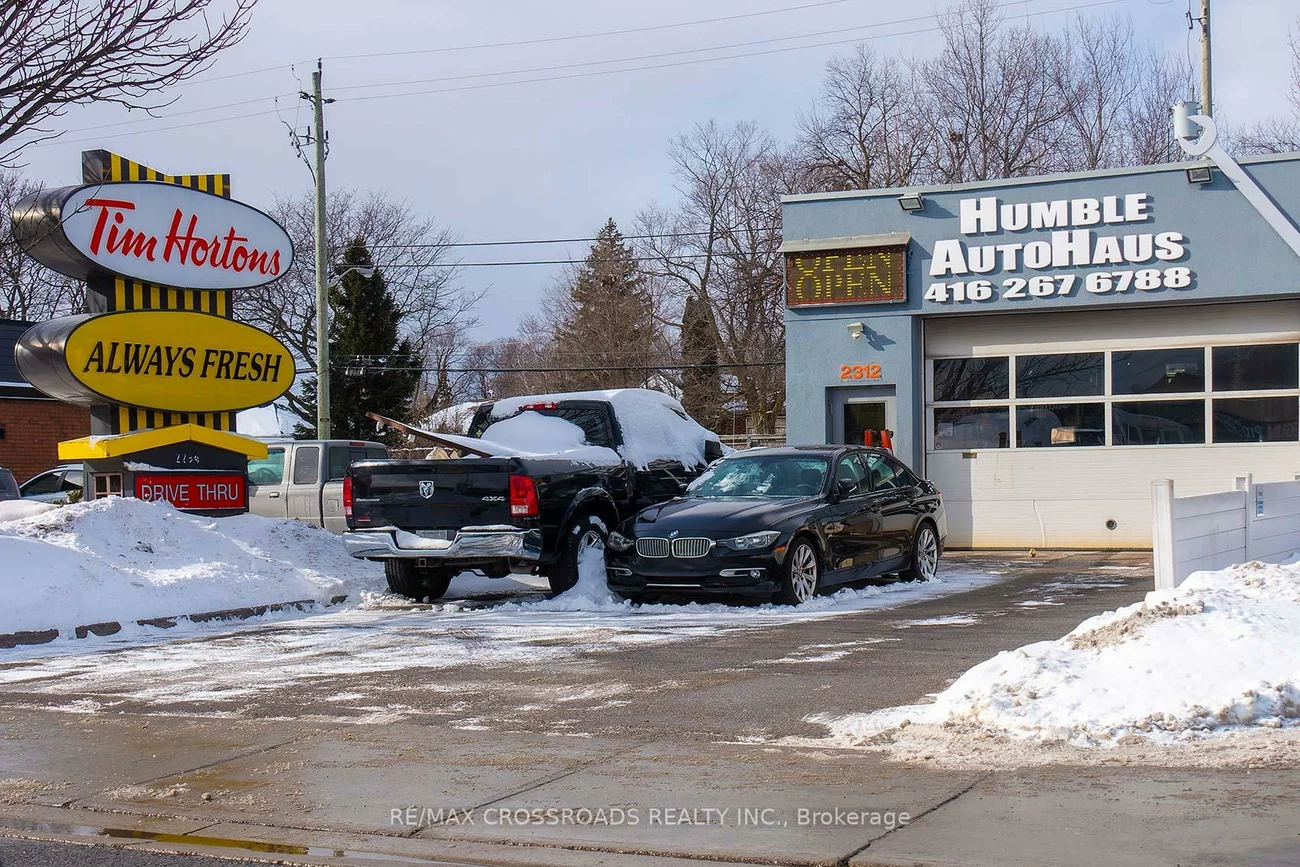 2230, Kingston, Birchcliffe-Cliffside, Toronto