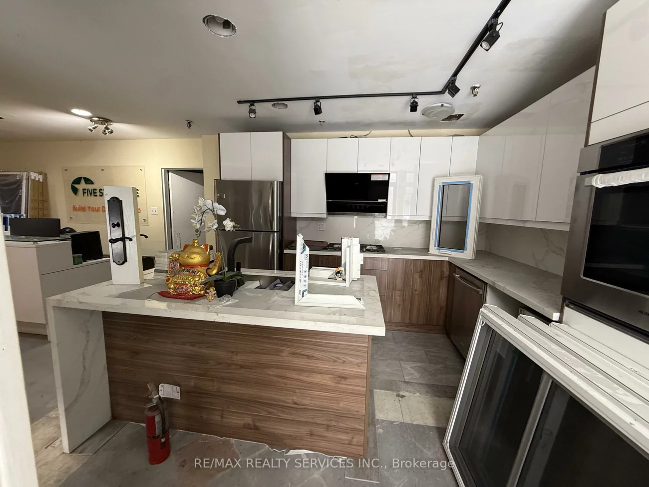 40, Melford, Malvern, Toronto