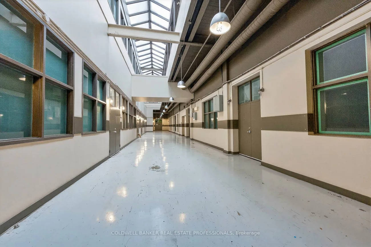 1159, Dundas, South Riverdale, Toronto