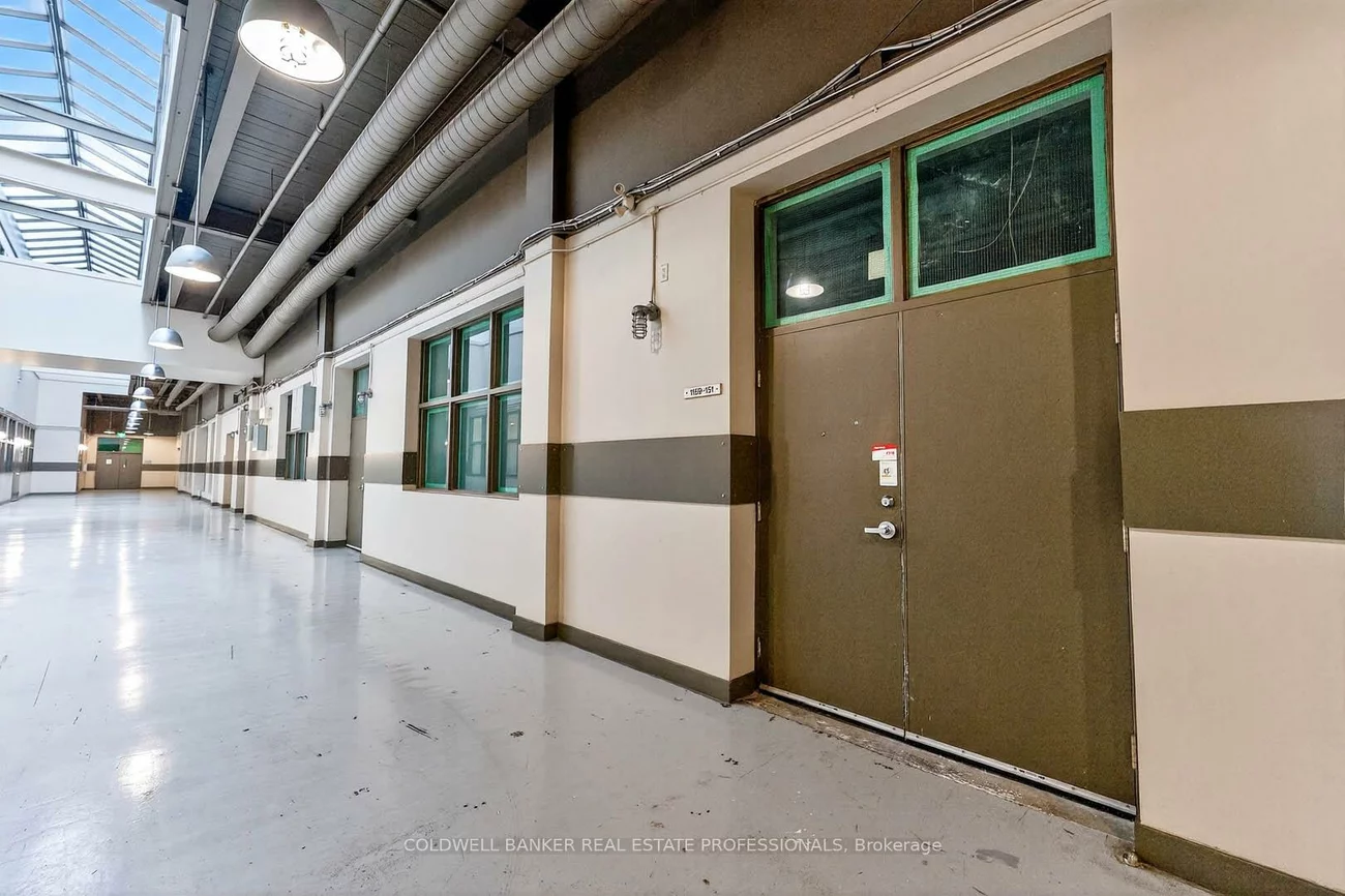 1159, Dundas, South Riverdale, Toronto