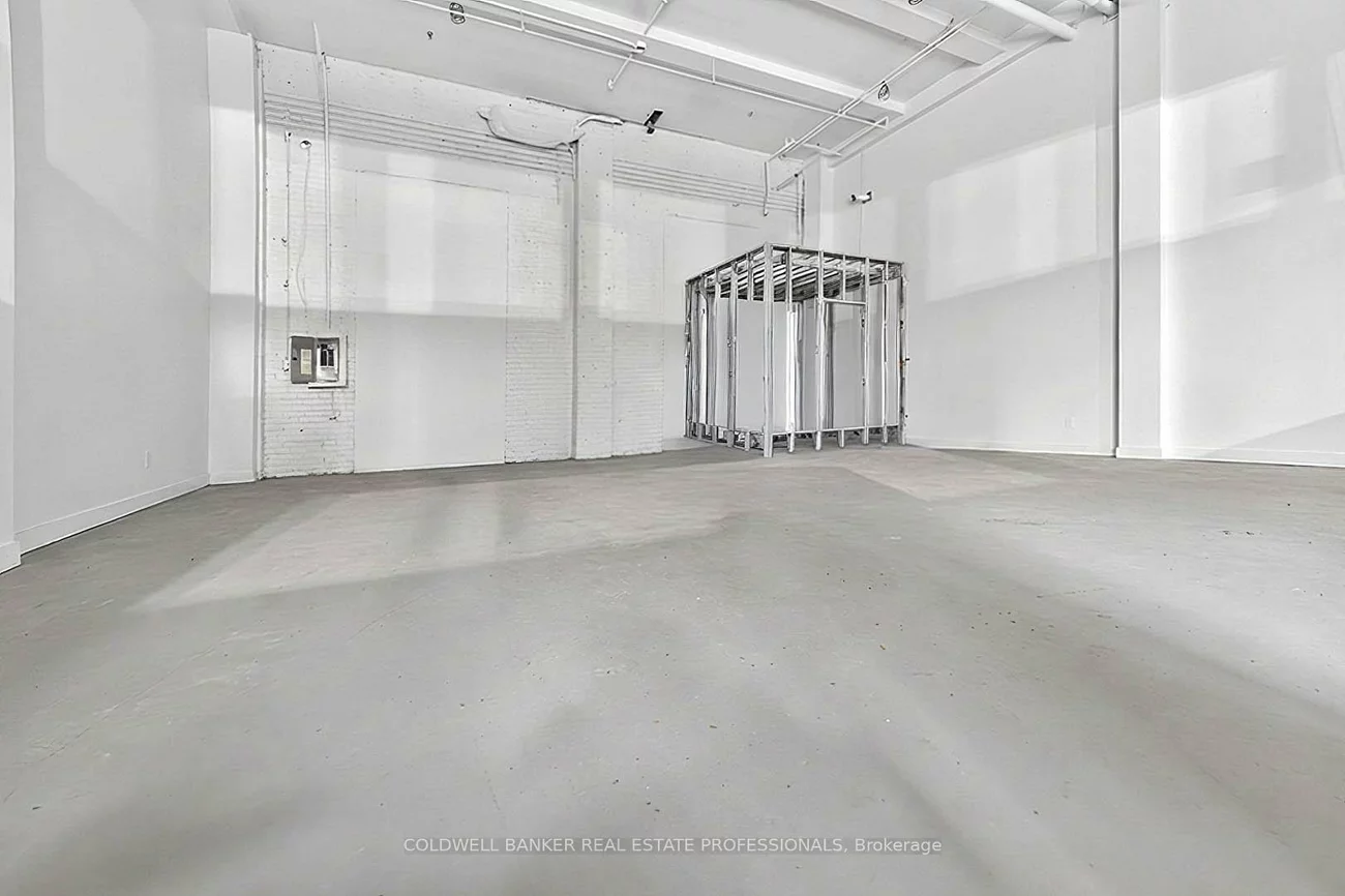 1159, Dundas, South Riverdale, Toronto