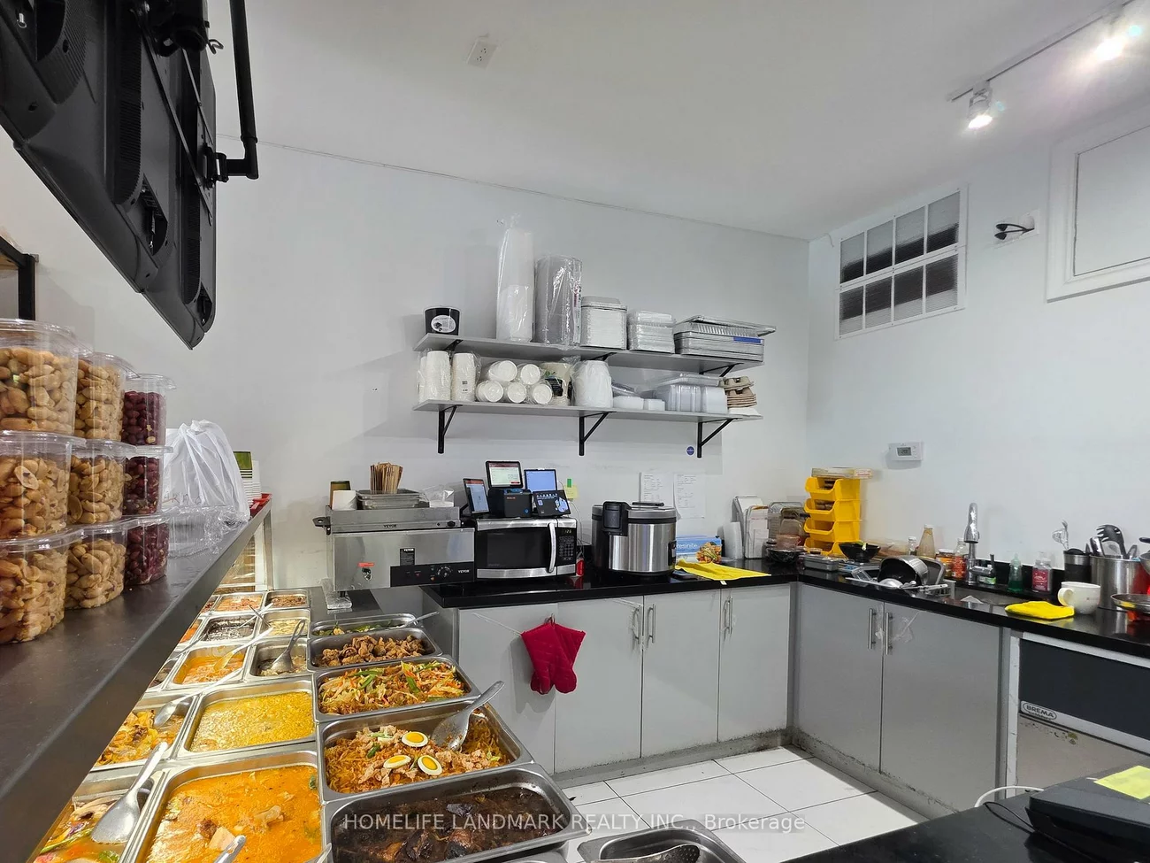 1027, Pape, Danforth Village-East York, Toronto