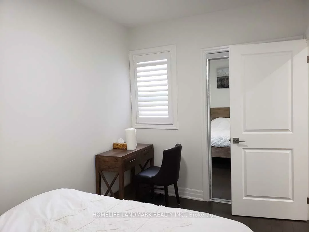 1027, Pape, Danforth Village-East York, Toronto