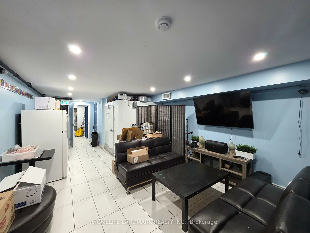 1027, Pape, Danforth Village-East York, Toronto