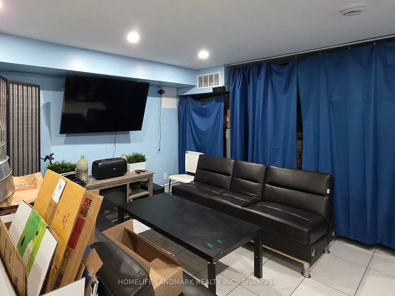 1027, Pape, Danforth Village-East York, Toronto