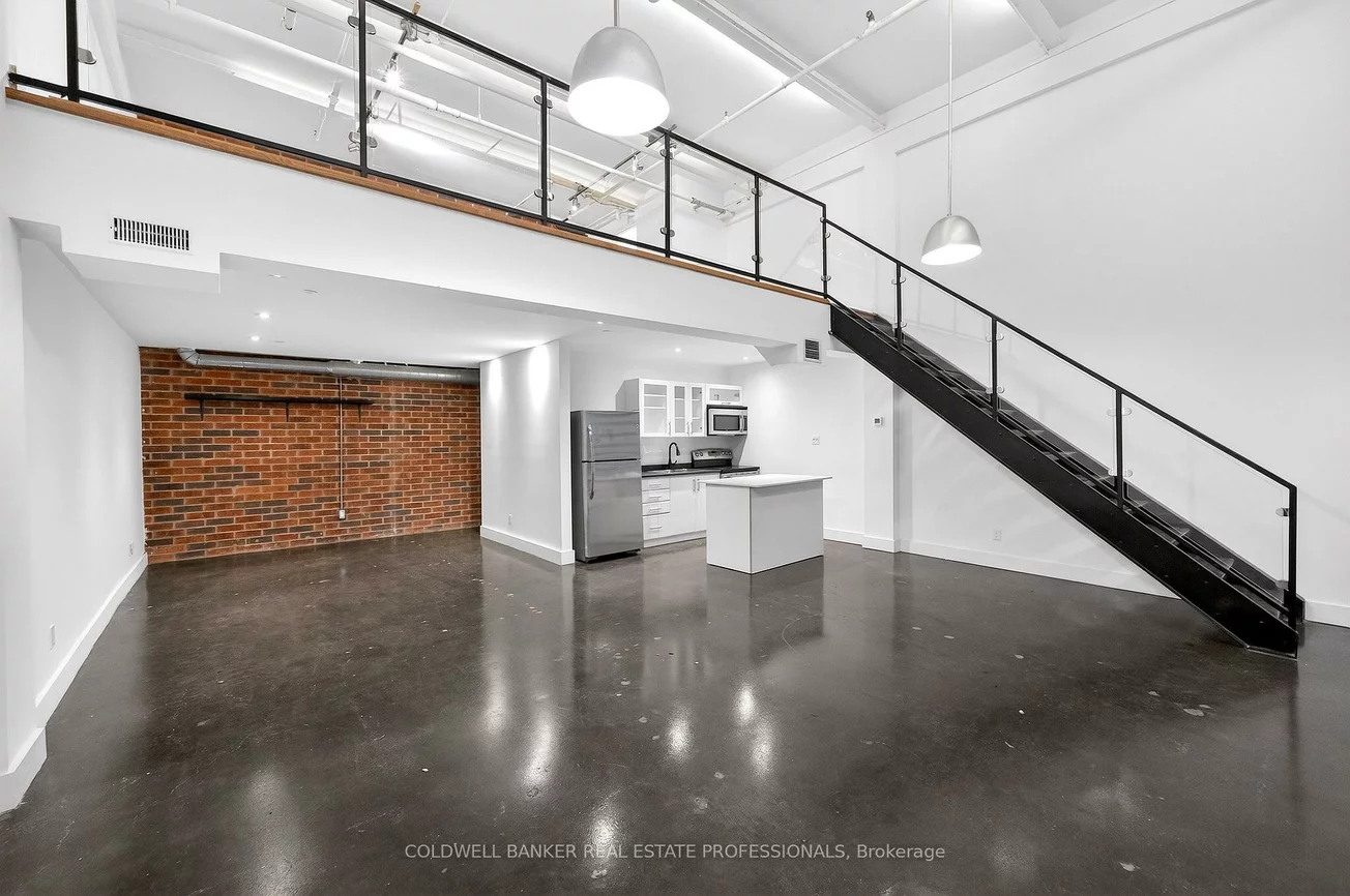 1159, Dundas, South Riverdale, Toronto