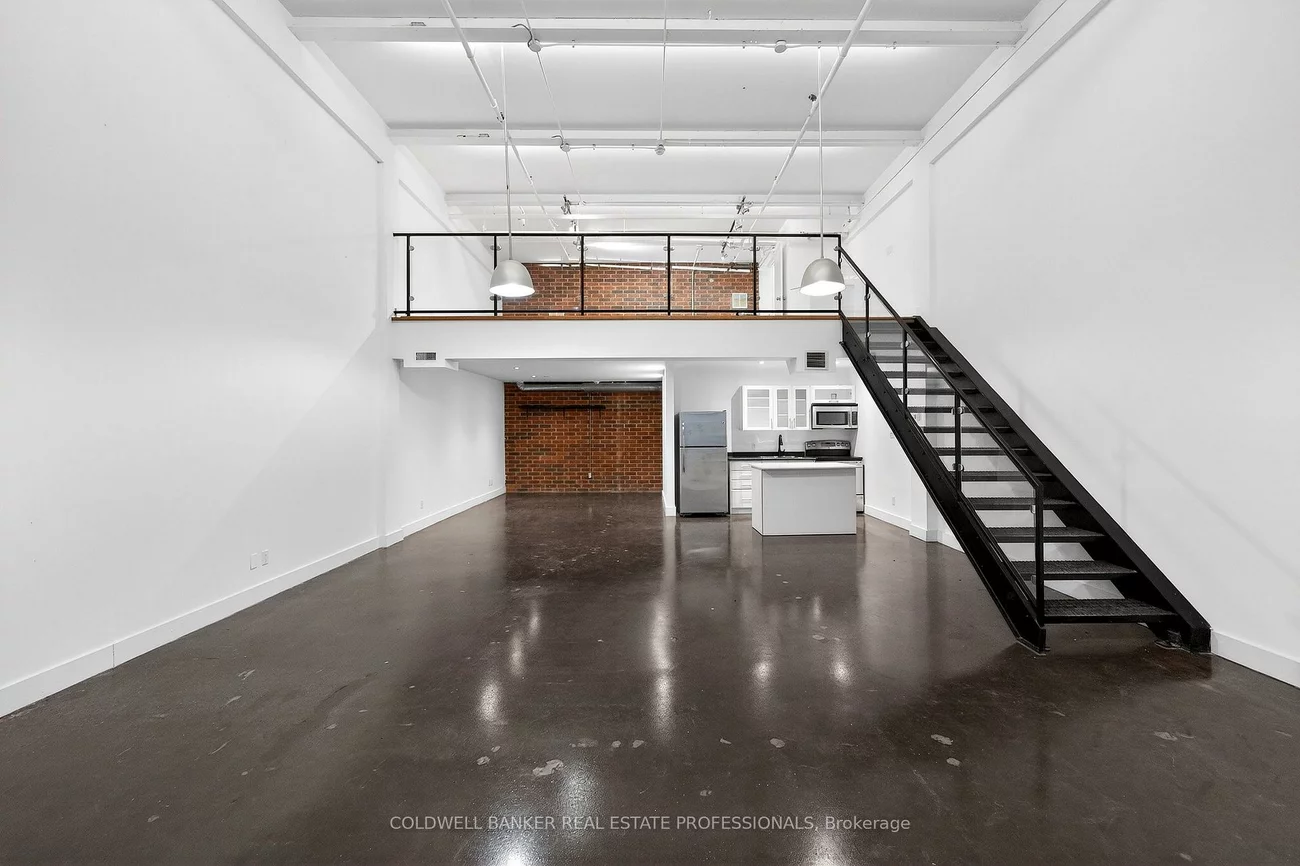 1159, Dundas, South Riverdale, Toronto