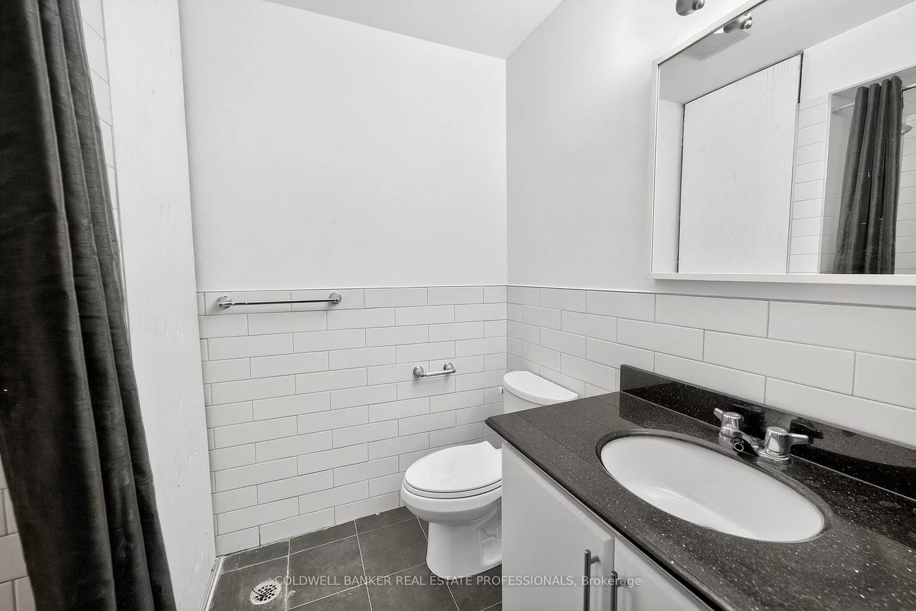 1159, Dundas, South Riverdale, Toronto