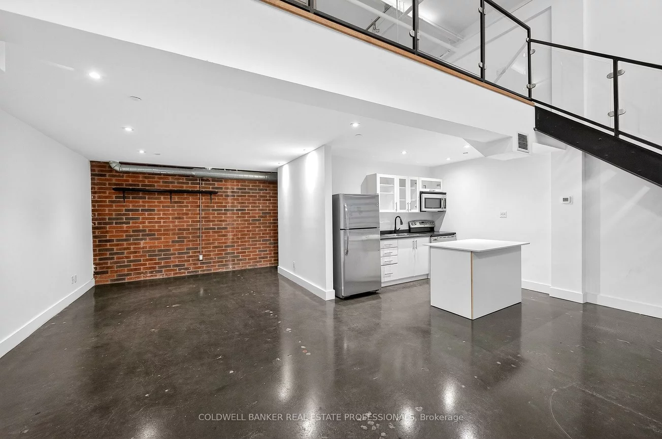 1159, Dundas, South Riverdale, Toronto