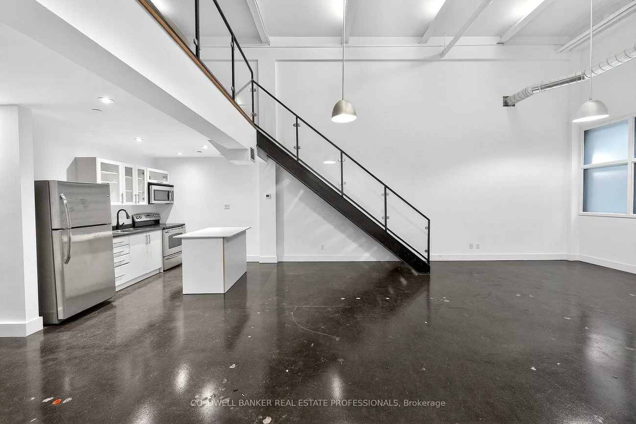 1159, Dundas, South Riverdale, Toronto