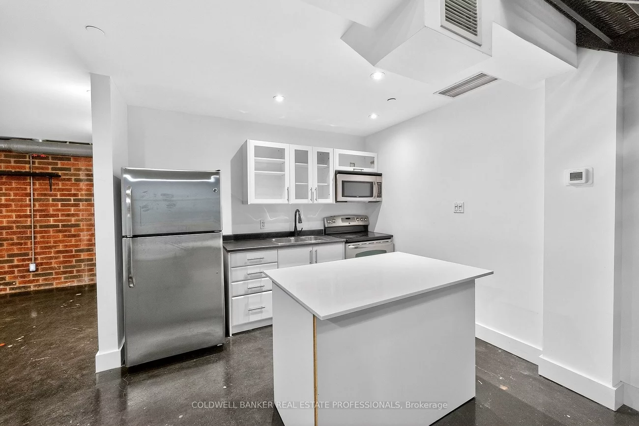 1159, Dundas, South Riverdale, Toronto