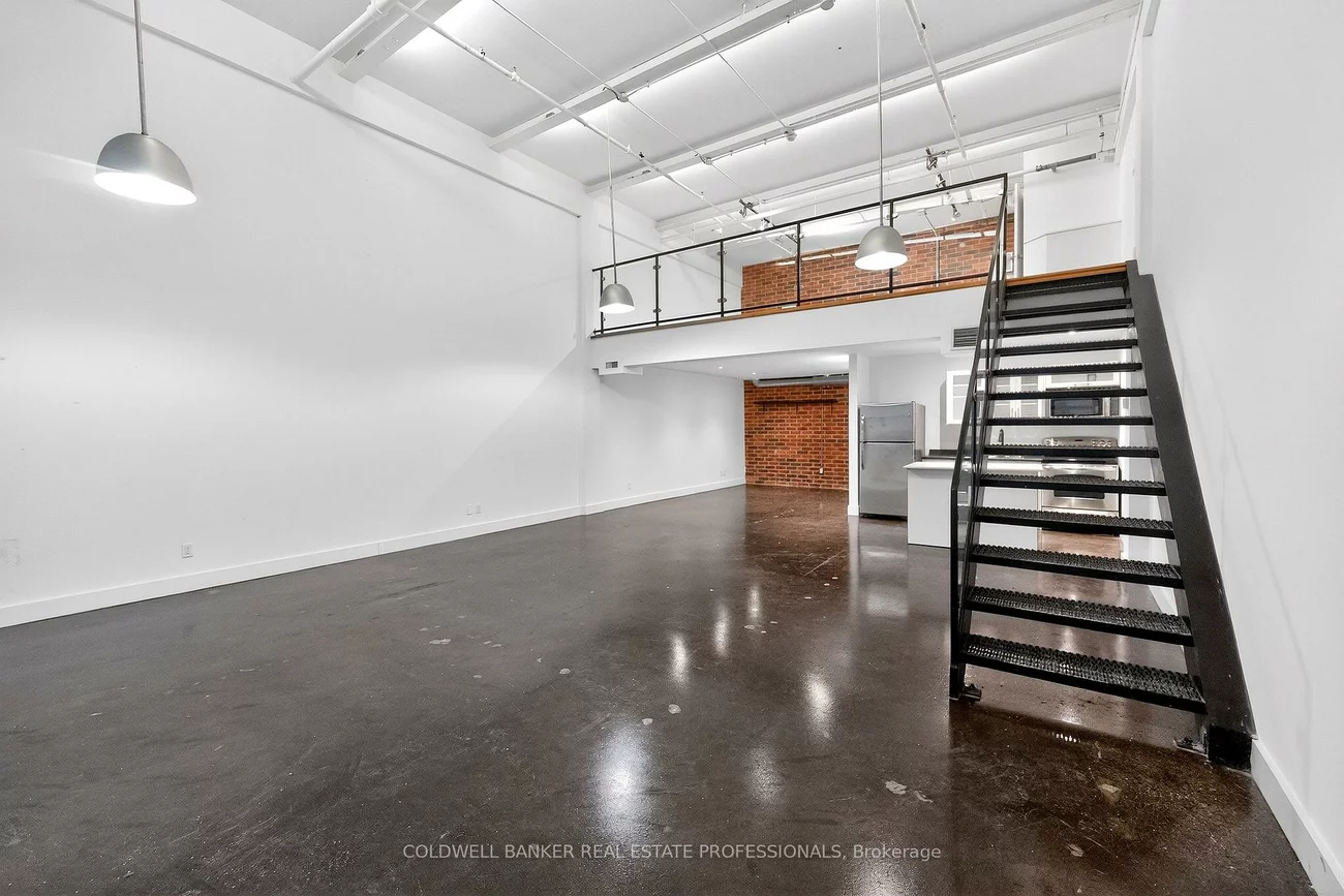 1159, Dundas, South Riverdale, Toronto