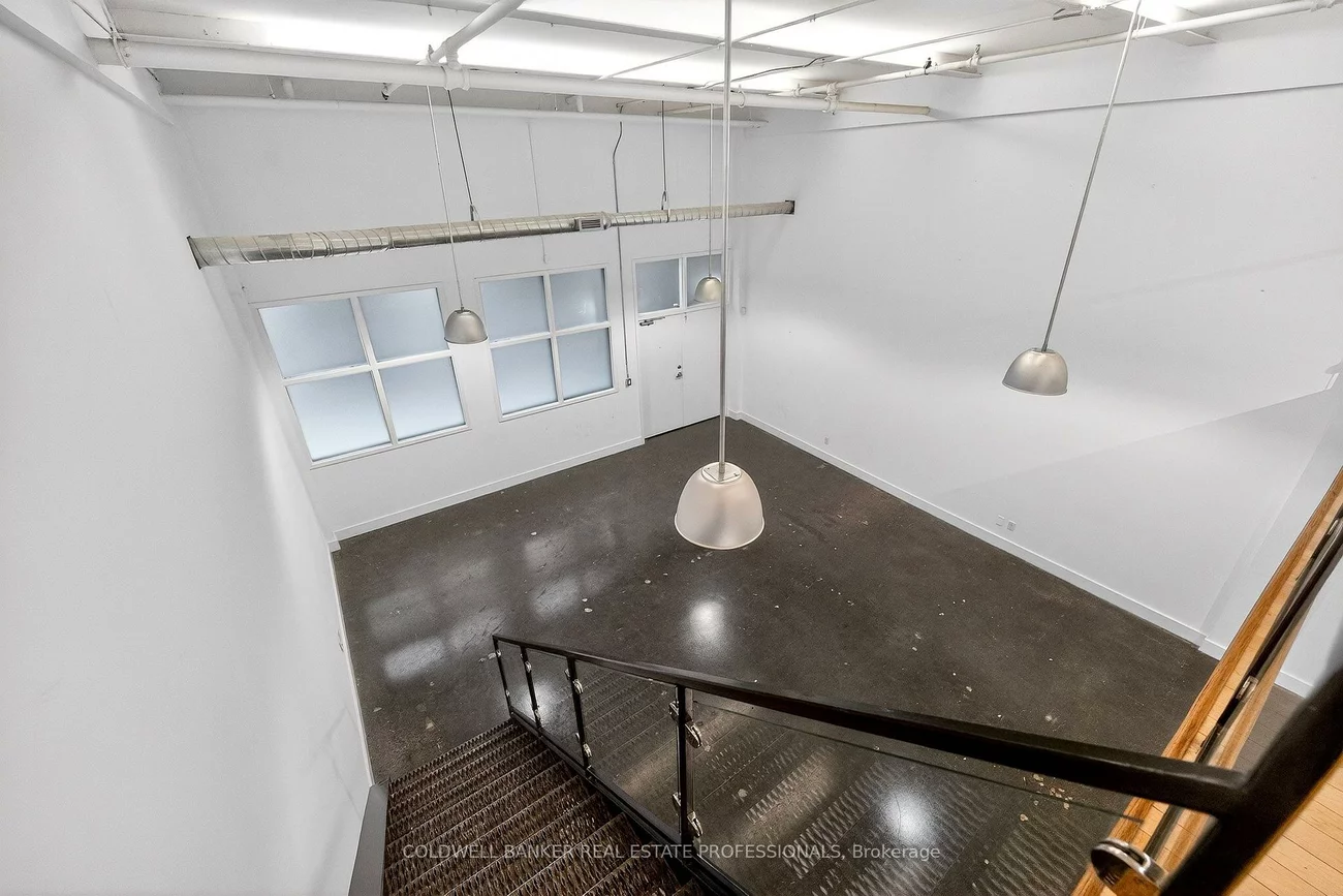 1159, Dundas, South Riverdale, Toronto