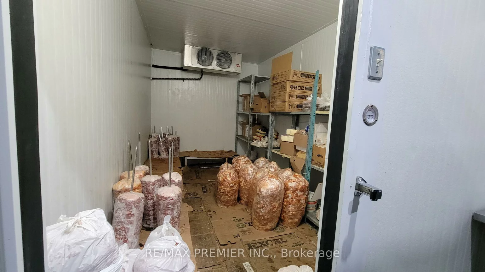 940, Danforth, Danforth, Toronto