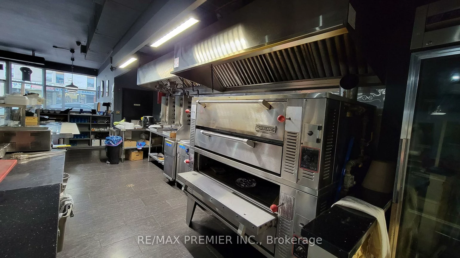 940, Danforth, Danforth, Toronto