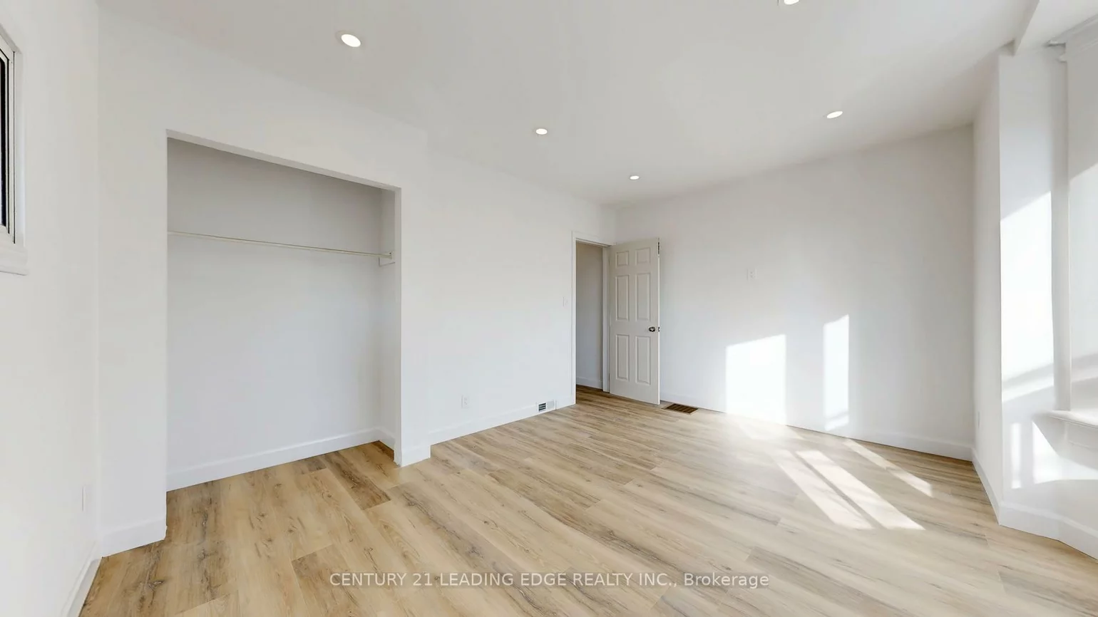 1048, GERRARD, South Riverdale, Toronto