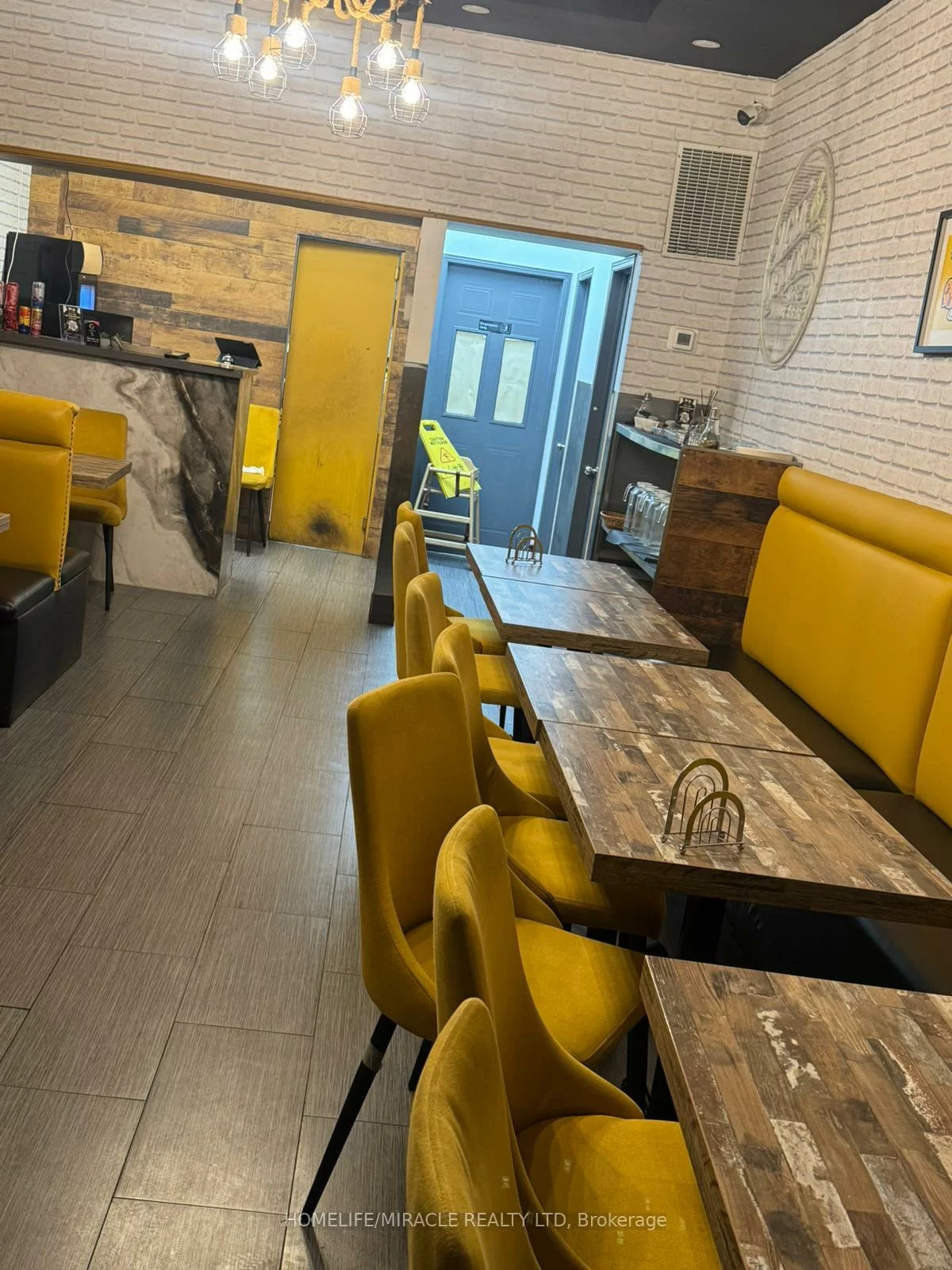 1348, Kennedy, Dorset Park, Toronto