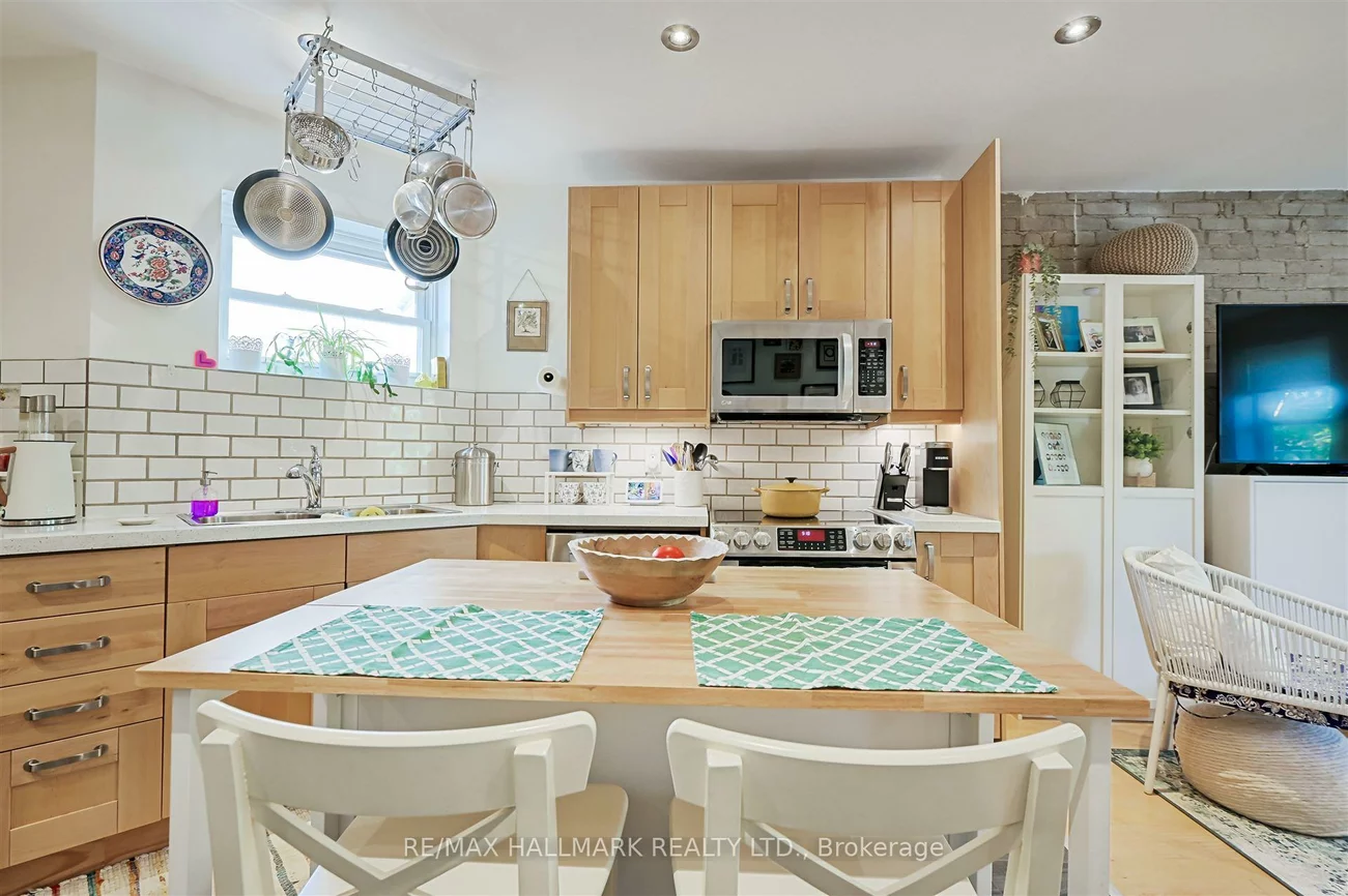 1926, Gerrard, Woodbine Corridor, Toronto