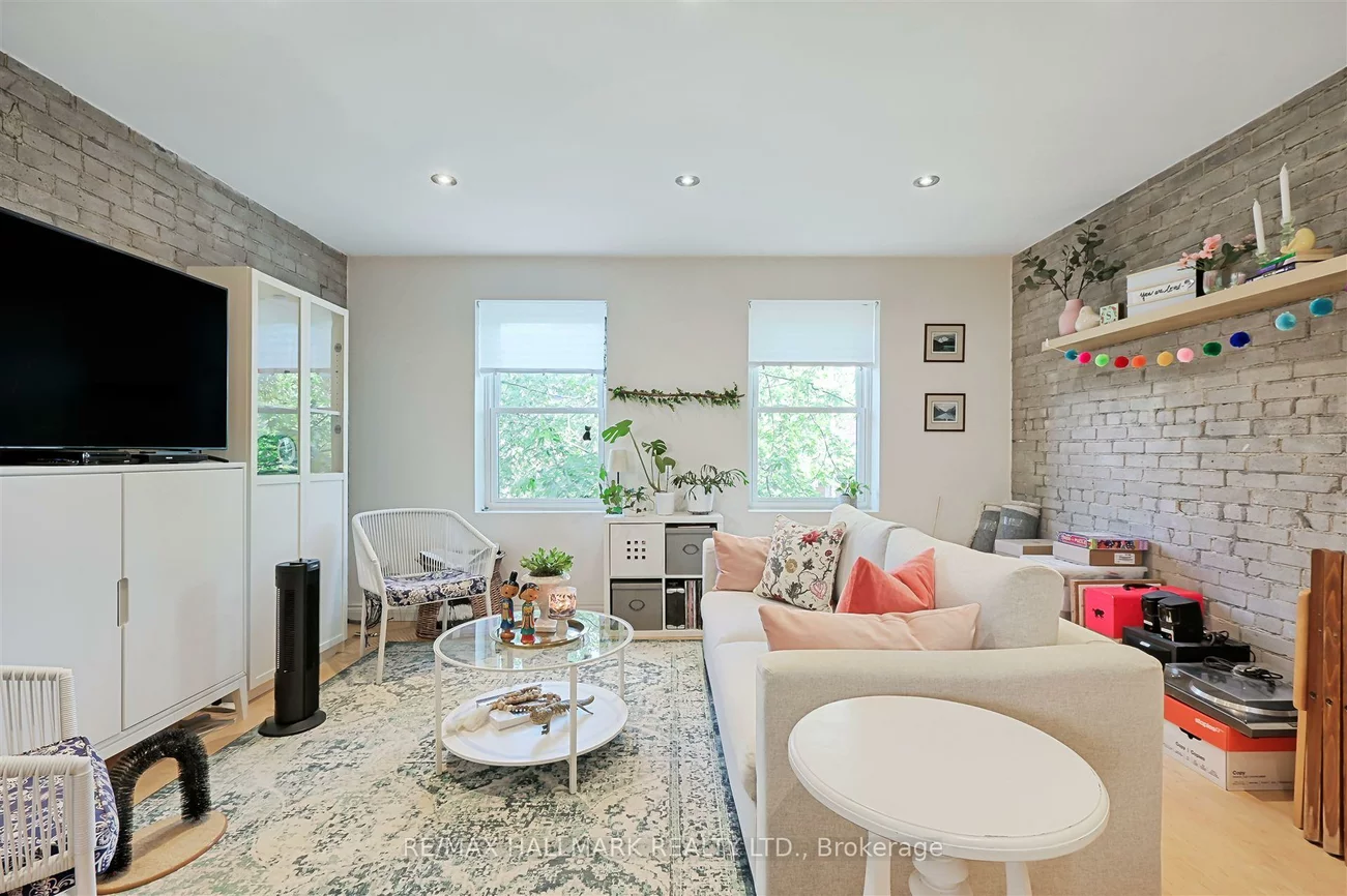 1926, Gerrard, Woodbine Corridor, Toronto