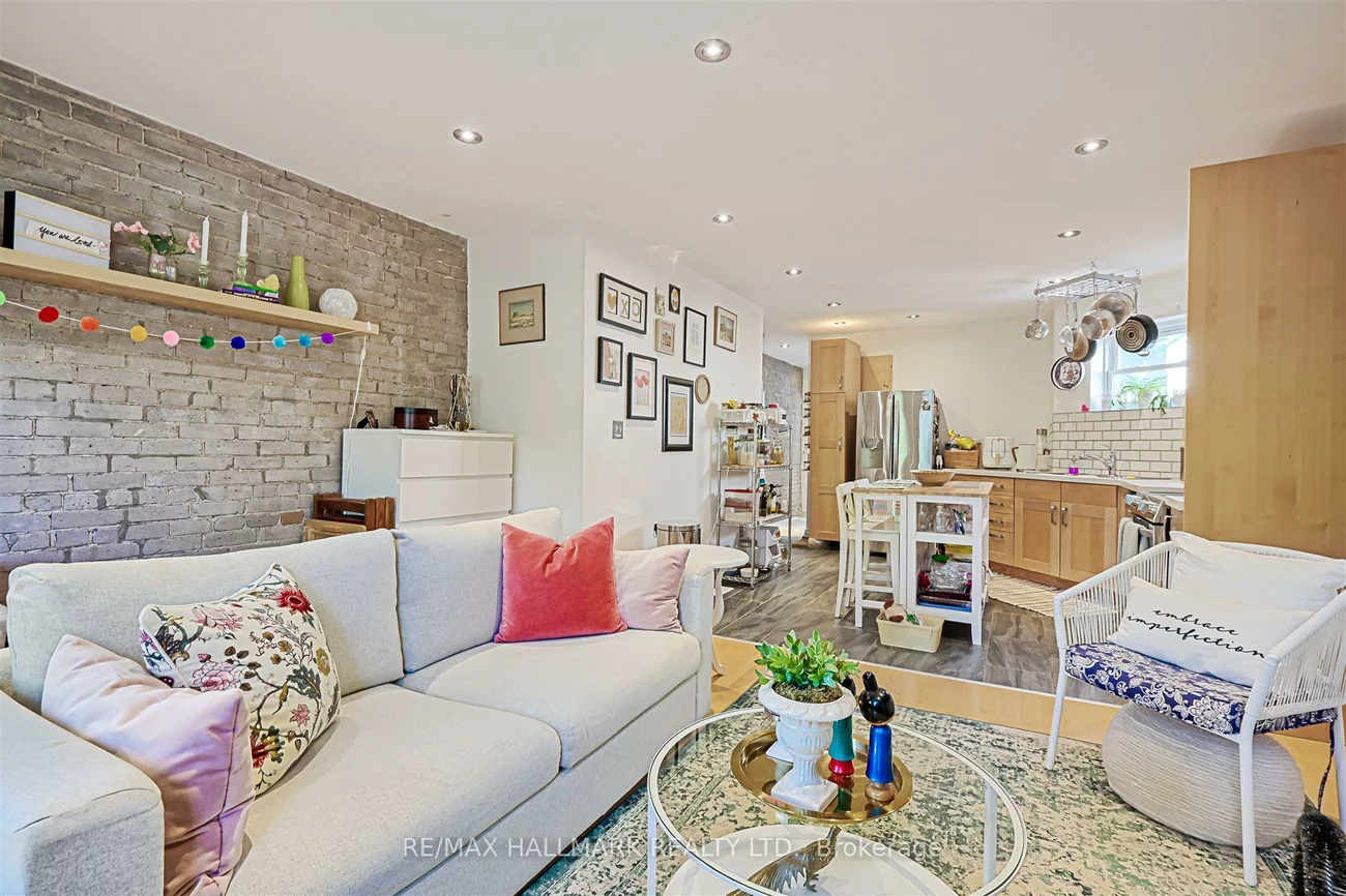 1926, Gerrard, Woodbine Corridor, Toronto