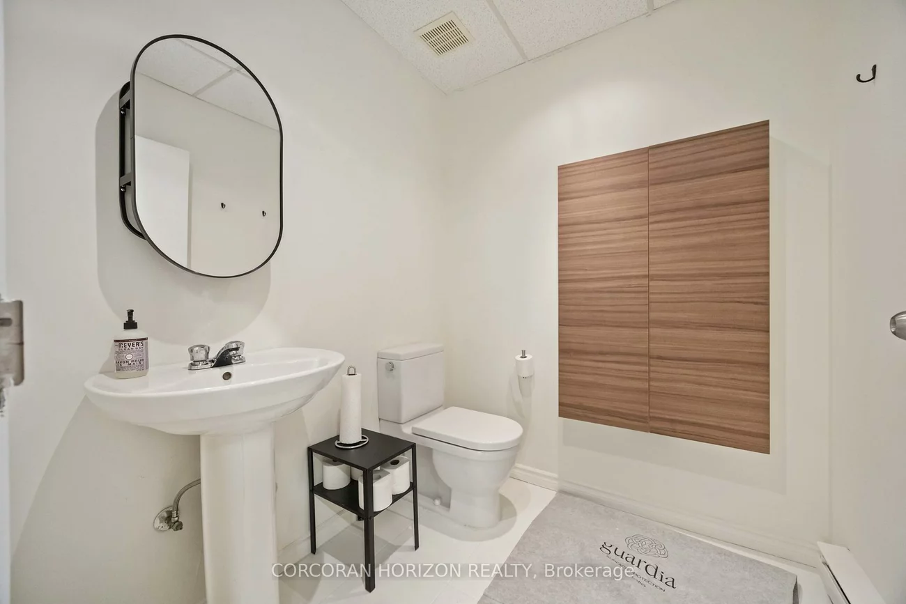 914, Eastern, Greenwood-Coxwell, Toronto