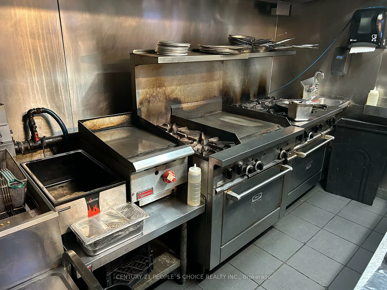 1058, Gerrard, South Riverdale, Toronto