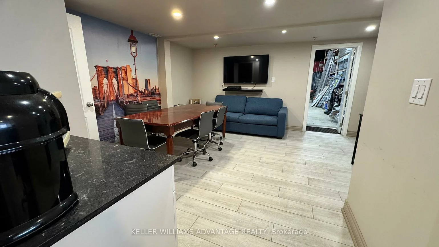 1080, Tapscott, Rouge E11, Toronto