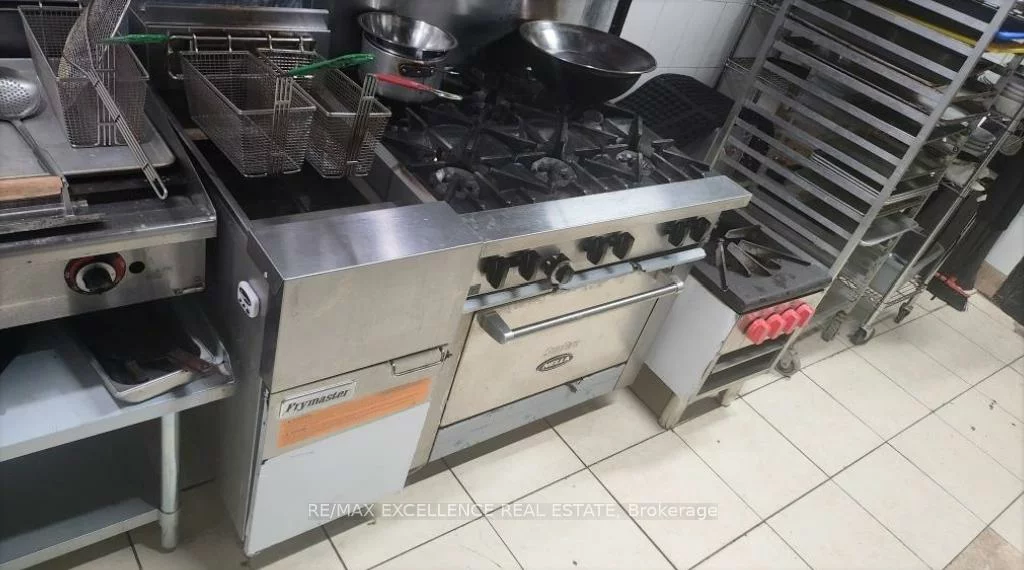 1375, Danforth, Eglinton East, Toronto