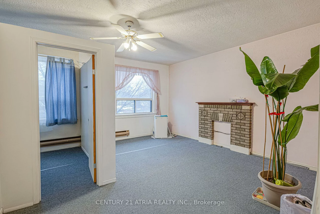 1564, Danforth, Danforth, Toronto