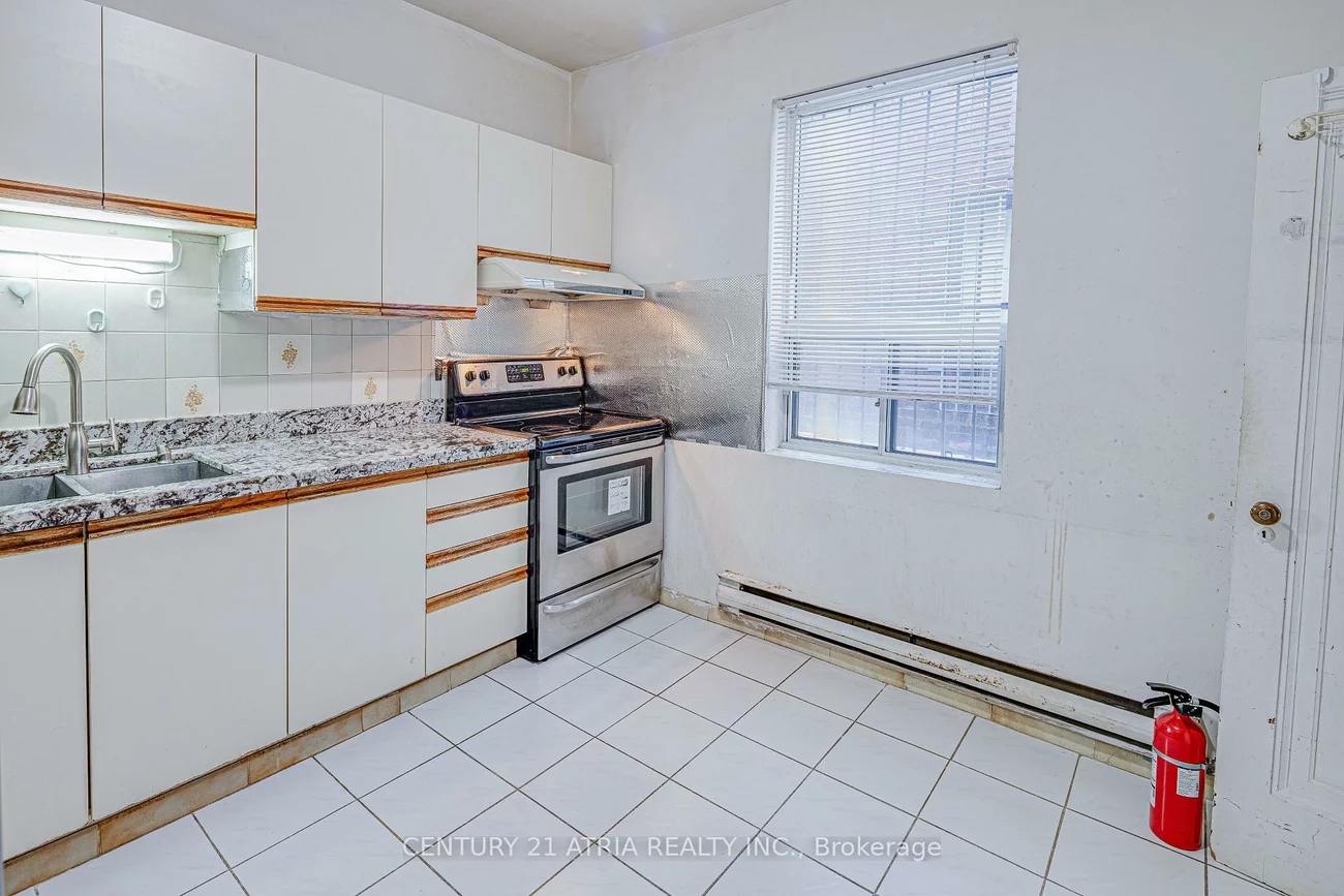 1564, Danforth, Danforth, Toronto