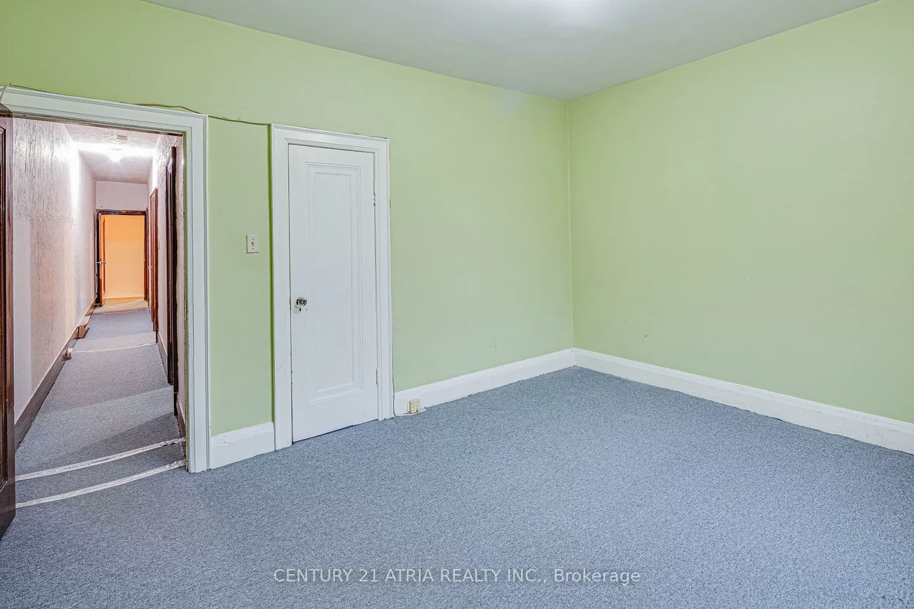 1564, Danforth, Danforth, Toronto