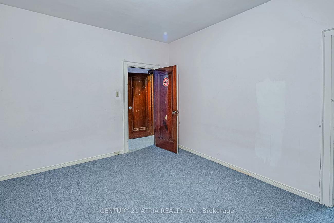1564, Danforth, Danforth, Toronto