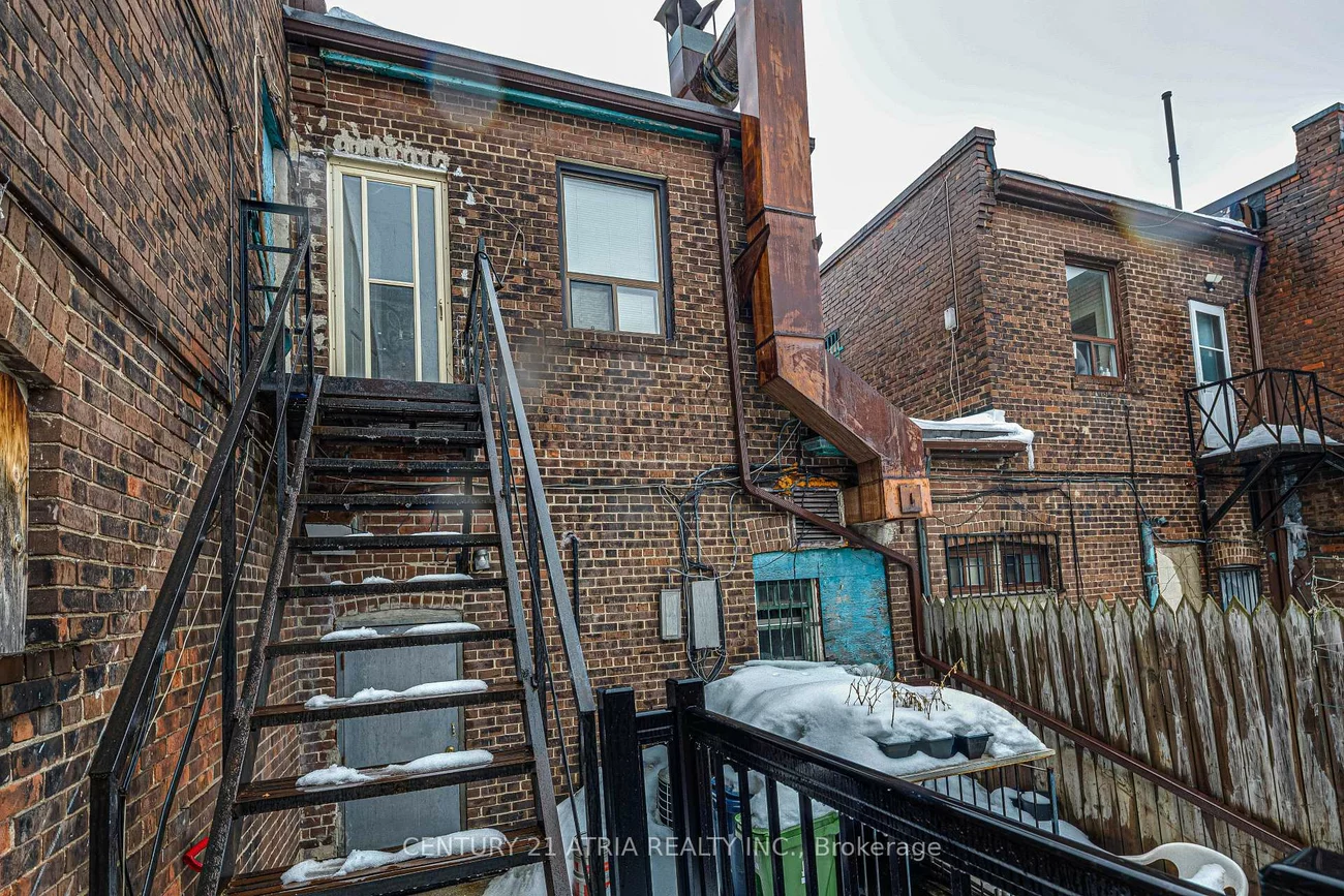 1564, Danforth, Danforth, Toronto