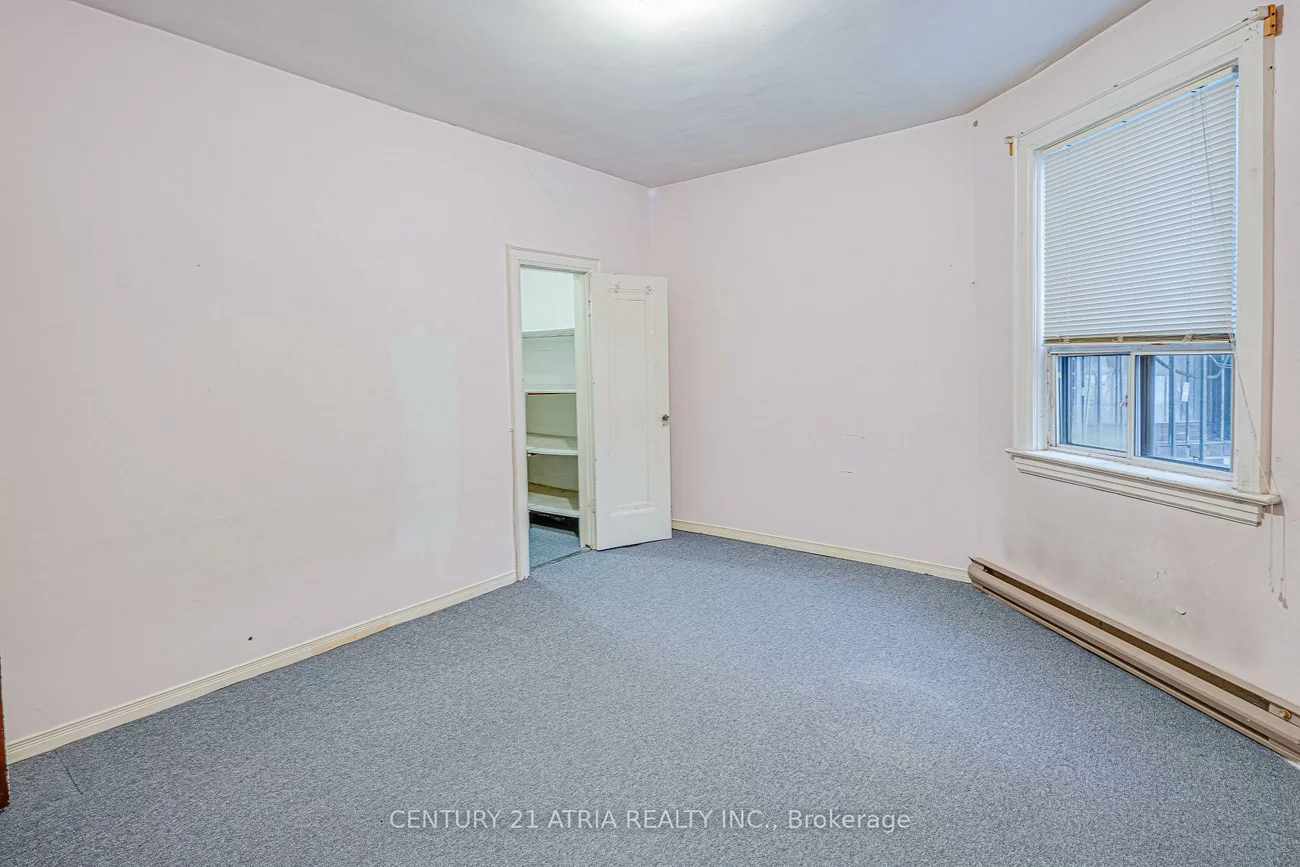 1564, Danforth, Danforth, Toronto